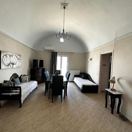 Veldi Art - Kamari Beach Apartment サントリーニ エクステリア 写真