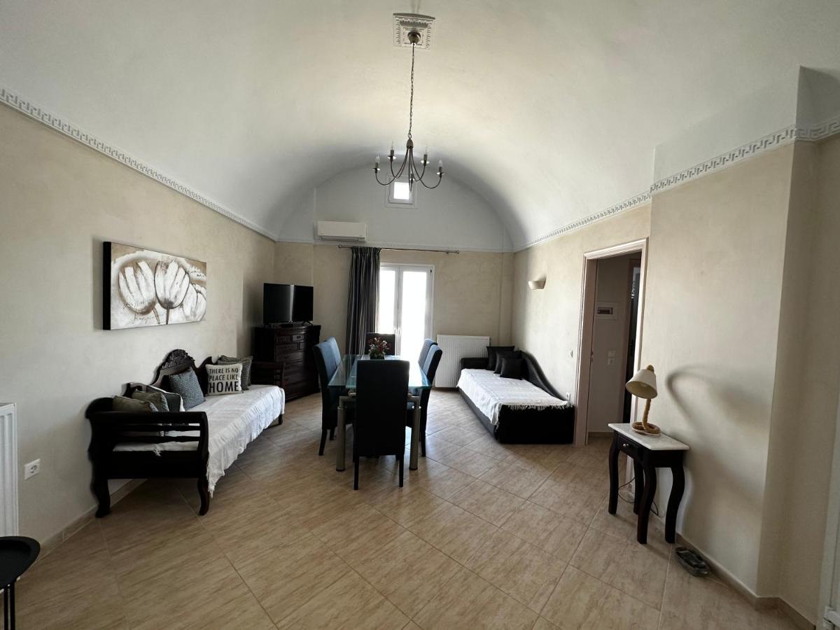 Veldi Art - Kamari Beach Apartment サントリーニ エクステリア 写真