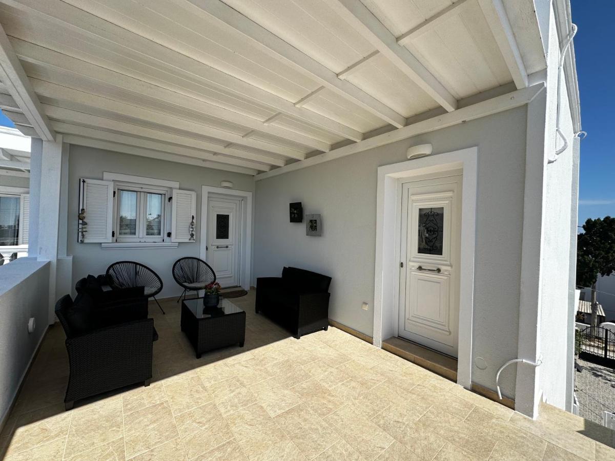 Veldi Art - Kamari Beach Apartment サントリーニ エクステリア 写真