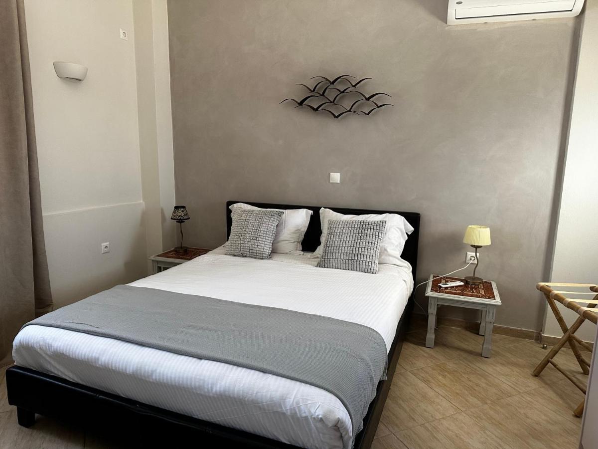 Veldi Art - Kamari Beach Apartment サントリーニ エクステリア 写真