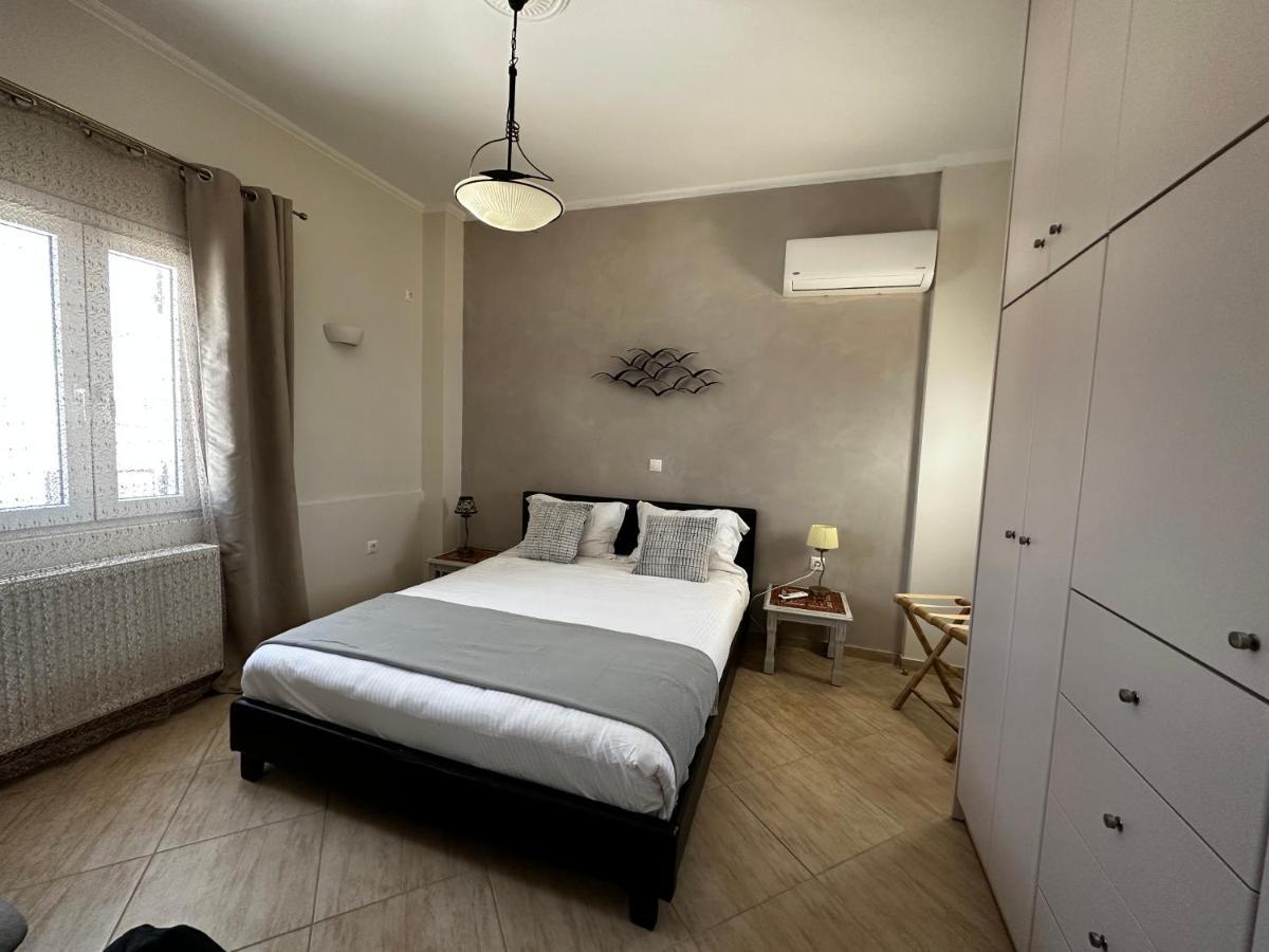 Veldi Art - Kamari Beach Apartment サントリーニ エクステリア 写真