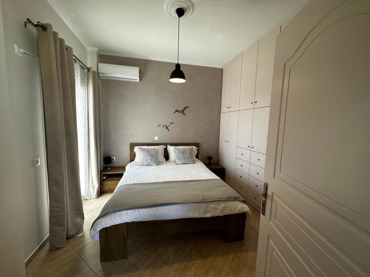 Veldi Art - Kamari Beach Apartment サントリーニ エクステリア 写真