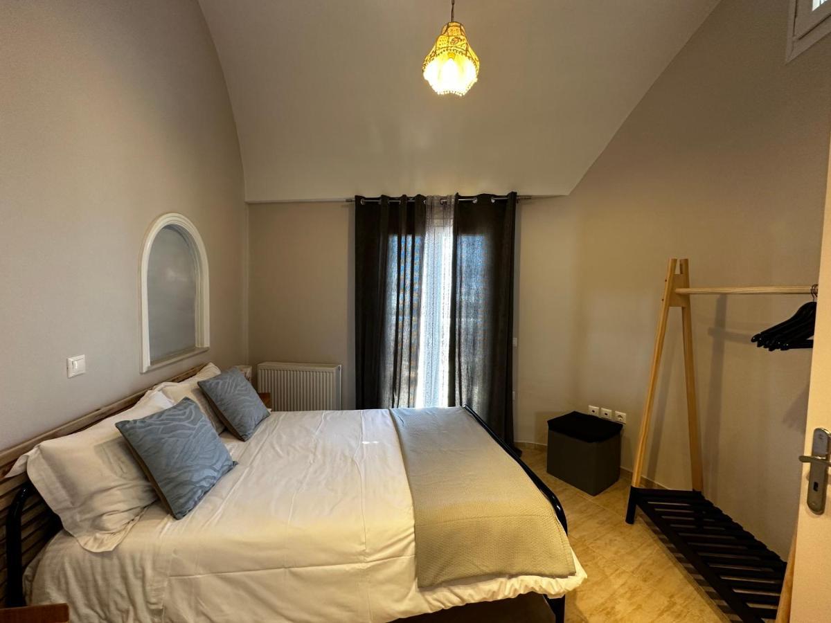 Veldi Art - Kamari Beach Apartment サントリーニ エクステリア 写真
