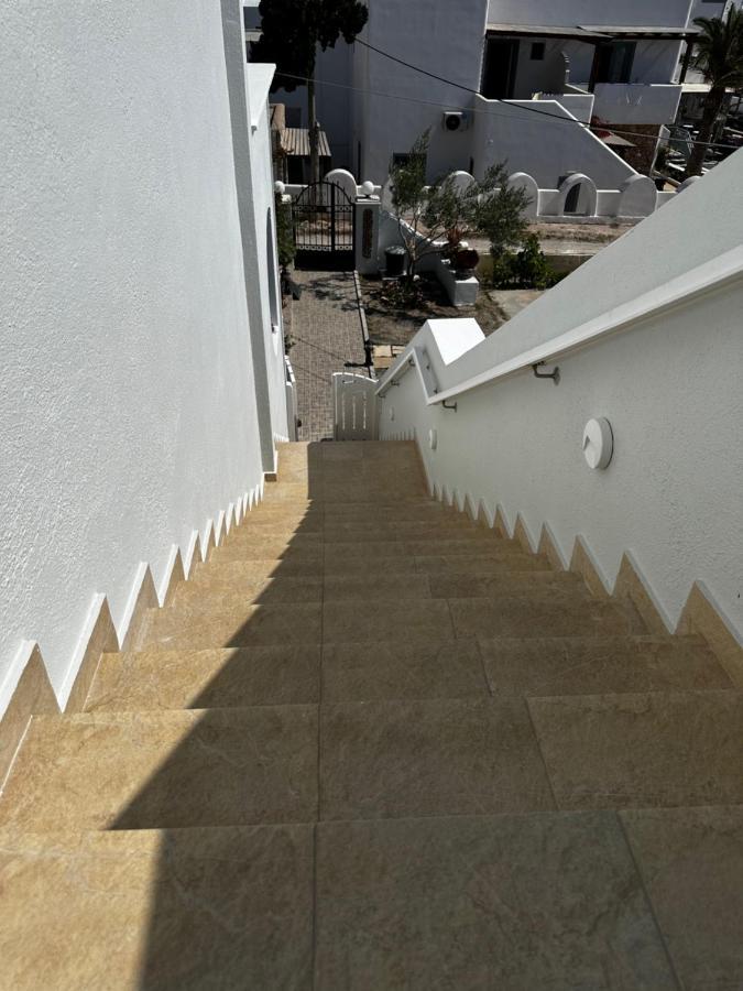 Veldi Art - Kamari Beach Apartment サントリーニ エクステリア 写真