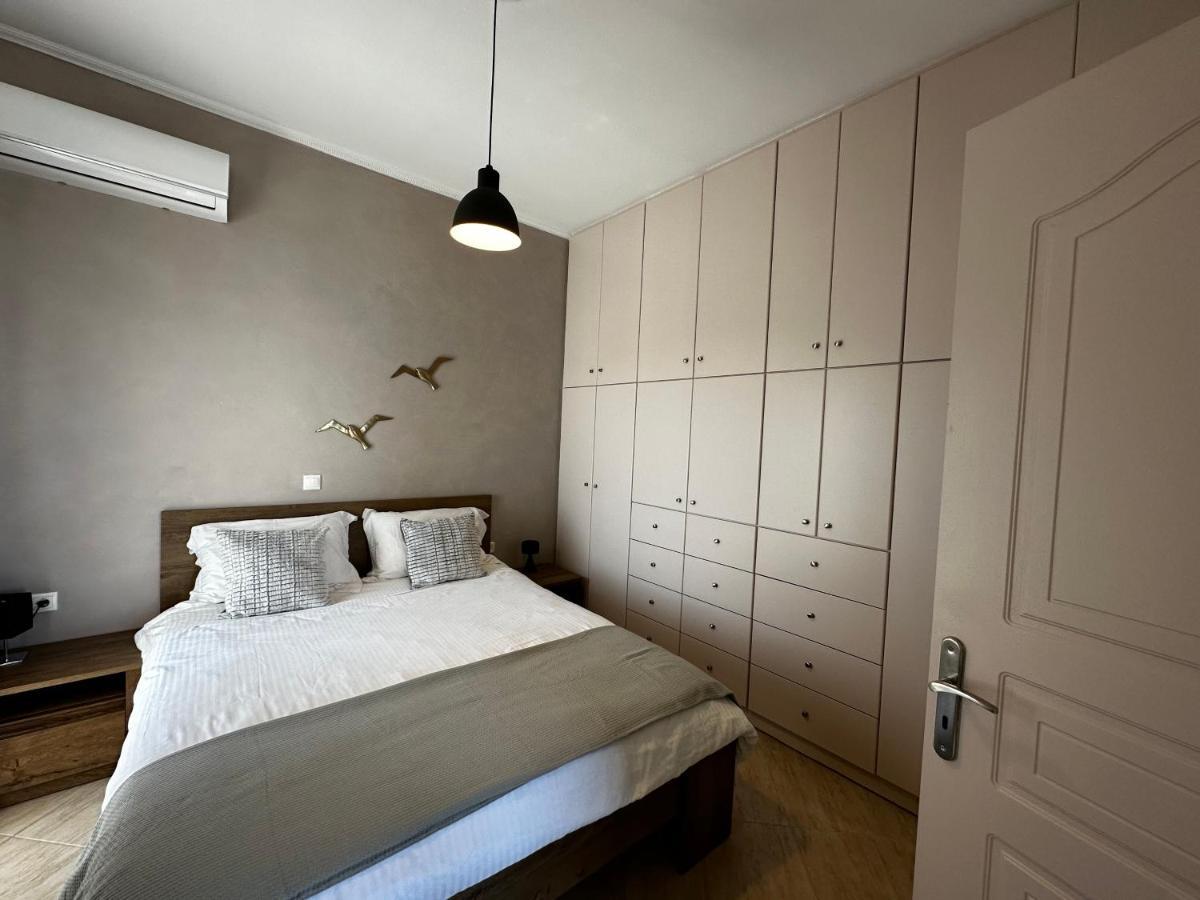 Veldi Art - Kamari Beach Apartment サントリーニ エクステリア 写真