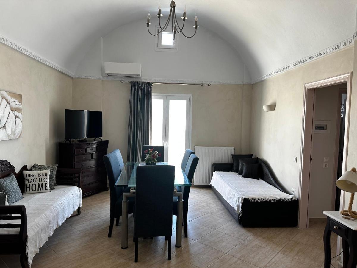 Veldi Art - Kamari Beach Apartment サントリーニ エクステリア 写真