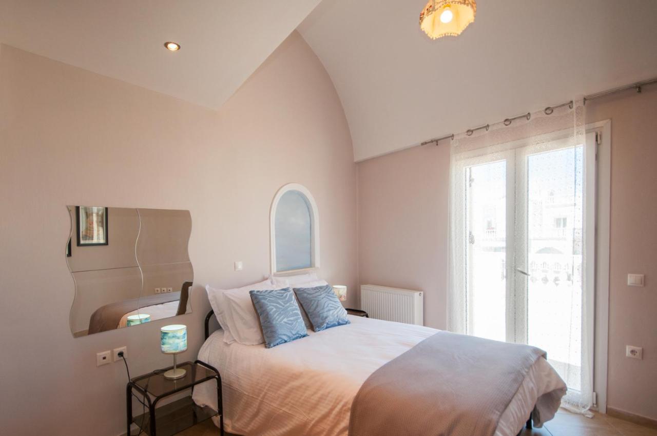 Veldi Art - Kamari Beach Apartment サントリーニ エクステリア 写真