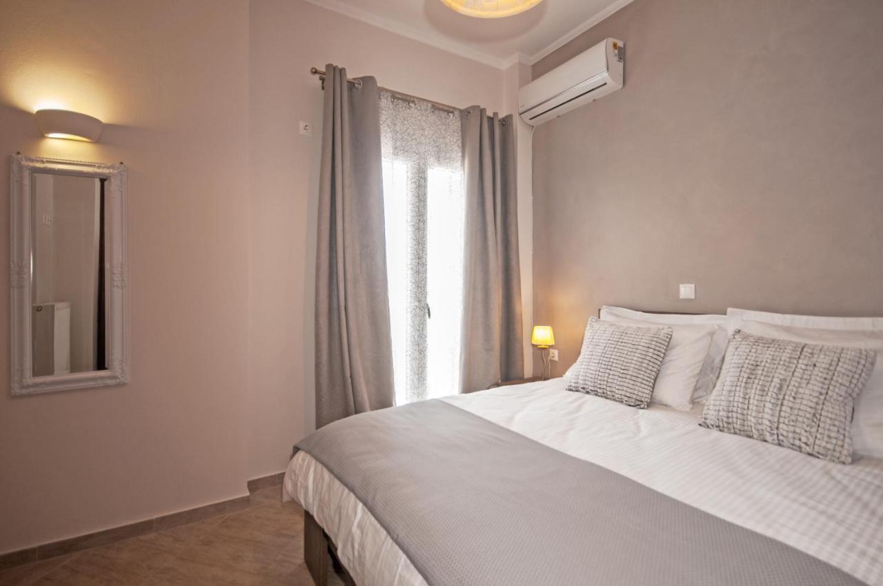 Veldi Art - Kamari Beach Apartment サントリーニ エクステリア 写真