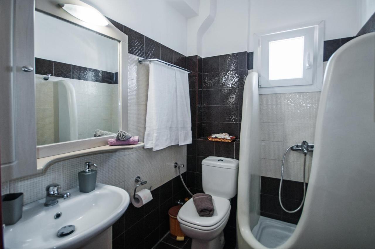 Veldi Art - Kamari Beach Apartment サントリーニ エクステリア 写真